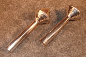 L735 - Pair Metal Shakers