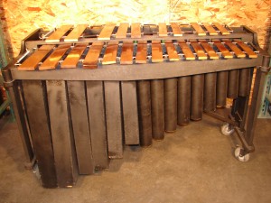 M104 - 66"X 31.5"X 36.25"X 41" Tall